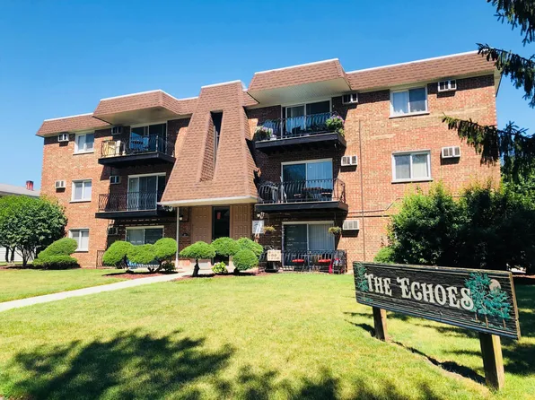 10S472 Echo Ln APT 4, Willowbrook, IL 60527