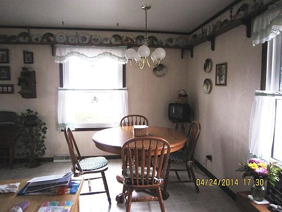 3rd image of 930 35 1/2 Ave