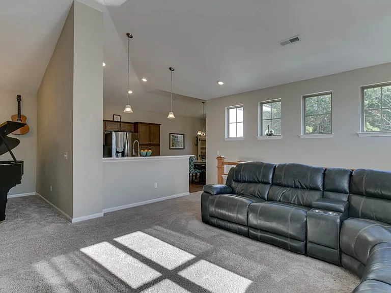 1104 Union Pacific Way — Photo 14