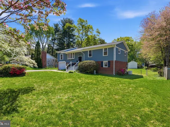 6917 Jenkins Ln, Falls Church, VA 22043