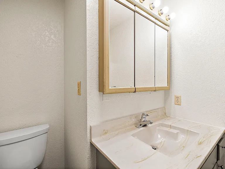 2516 Rockefeller Ave #1 — Photo 26