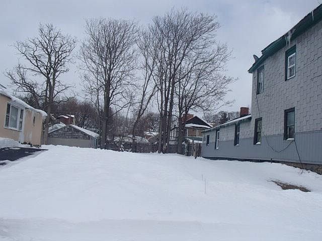 2nd image of 106 Steuben St