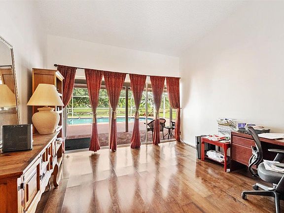 Home For Sale In Sugar Pond Manor