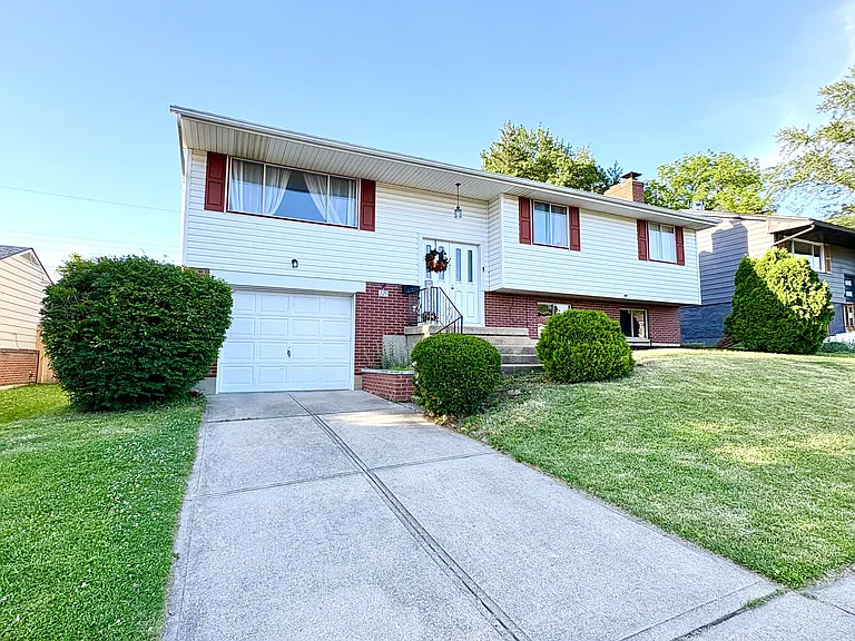 229 Blair Dr — Photo 2