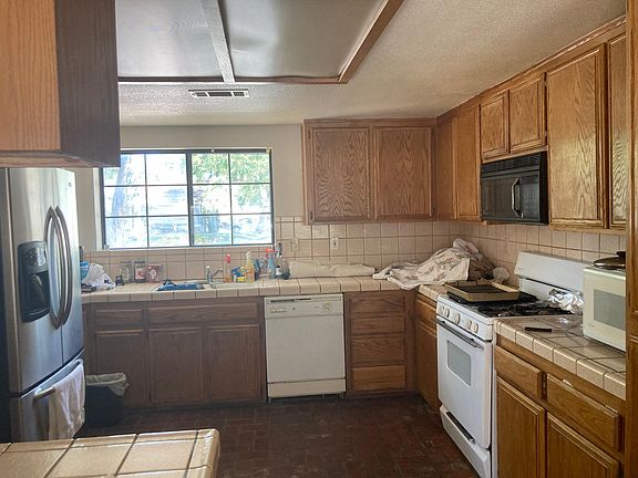4th image of 1153 W Avenue H