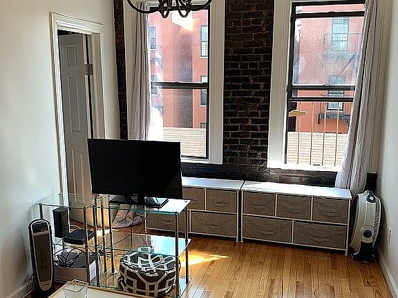 3rd image of 307 W 153rd St APT 19