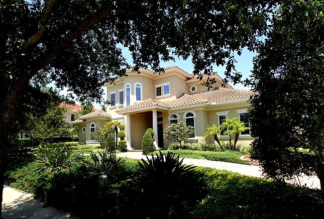 Mediteranean style golf front estate