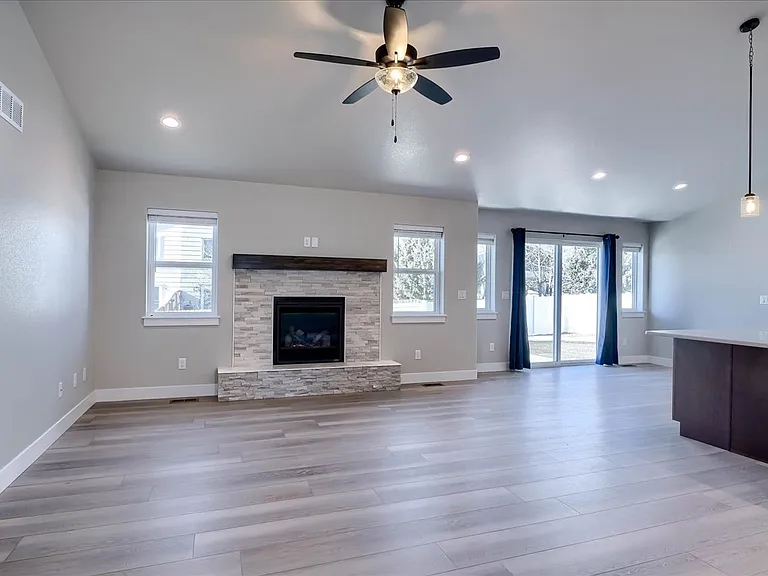910 Phipps Ave — Photo 34