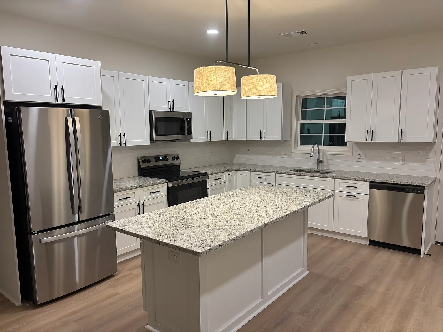 3 bed, 1649 sqft, $1,850 — Photo 4