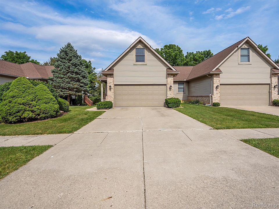 1st image of 299 Creekwood Cir