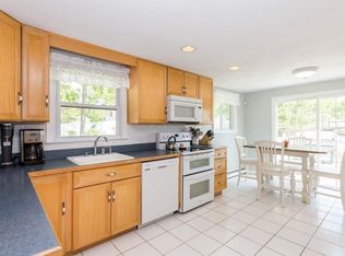 41 Parkview Rd, Reading, MA 01867