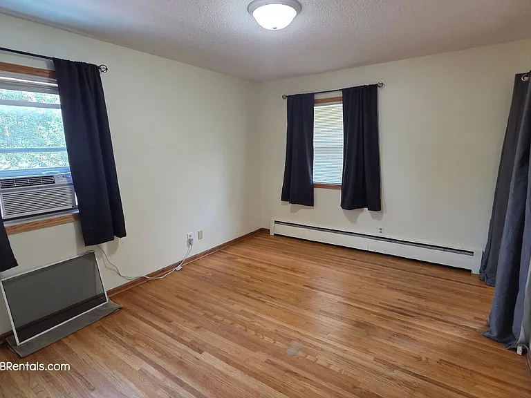727 Thomas Ave N #2 — Photo 17