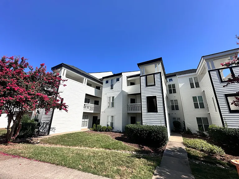 18713 Vineyard Point Ln — Photo 15