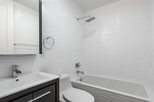 Rented by Level Group | media 4