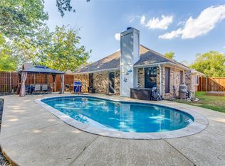 6032 Hilltop Dr, Watauga, TX 76148