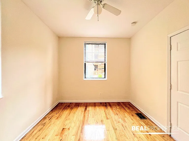 660 W Cornelia Ave #12 — Photo 13