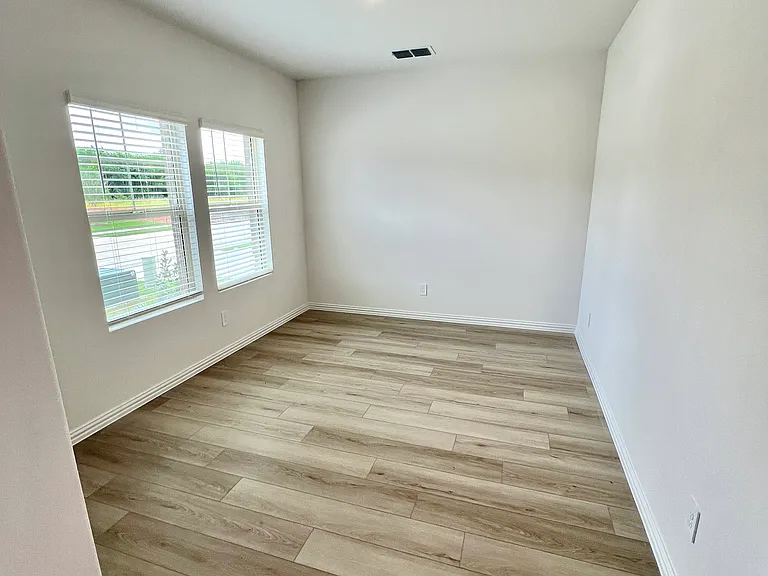 6208 Timberhurst Dr — Photo 2