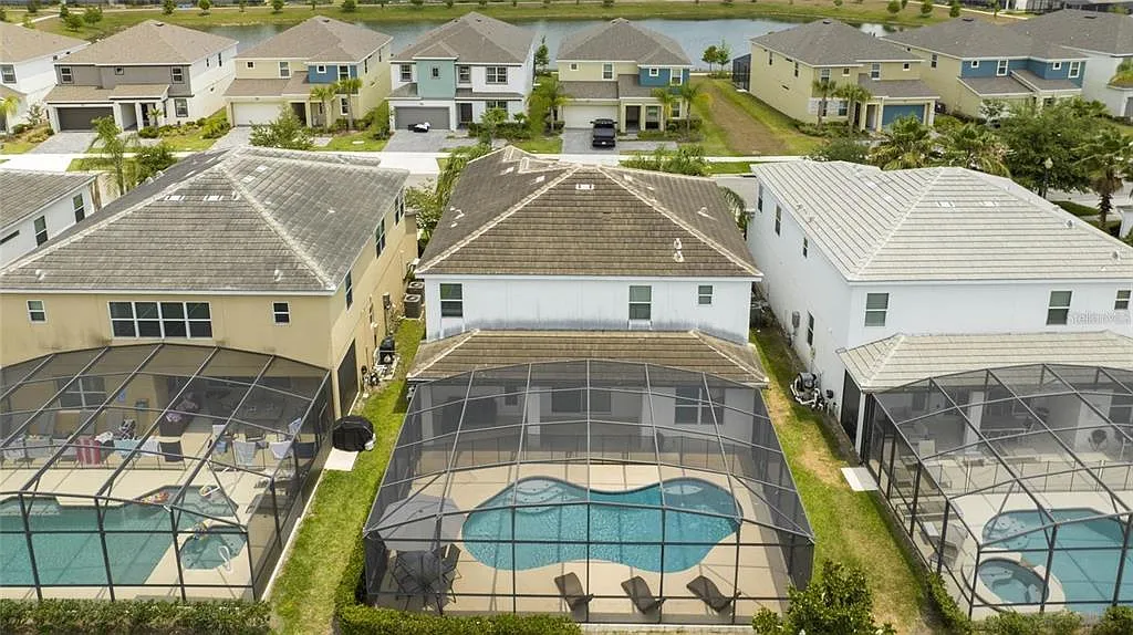 5 bed, 5.0 bath, 3165 sqft, $3,700 — Photo 4