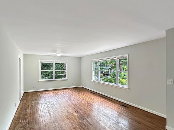3rd image of 2720 2nd St NW