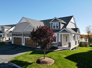 63 Fox Hill Ln #63, Dracut, MA 01826