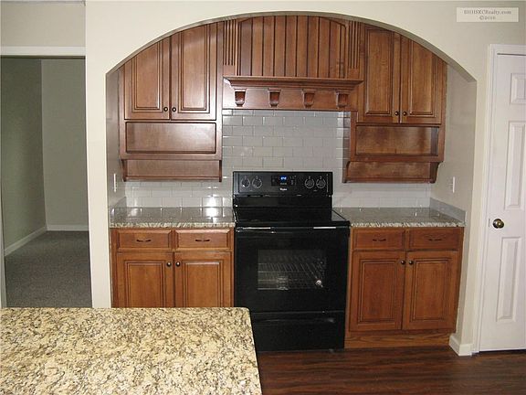 Brand new stove and backsplash