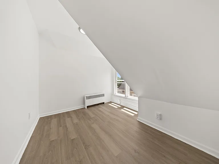 130 Park Ave #2L — Photo 15