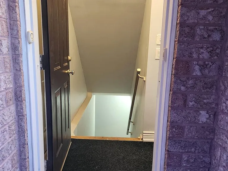 6 Eastway St #BASEMENT — Photo 13