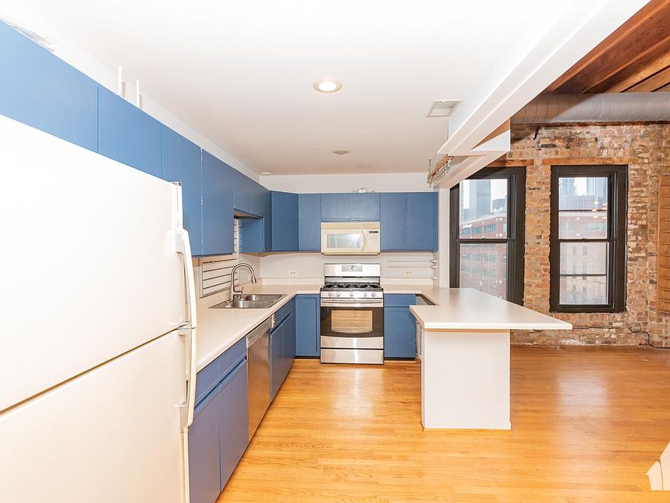 1st image of 652 W Grand Ave #4E