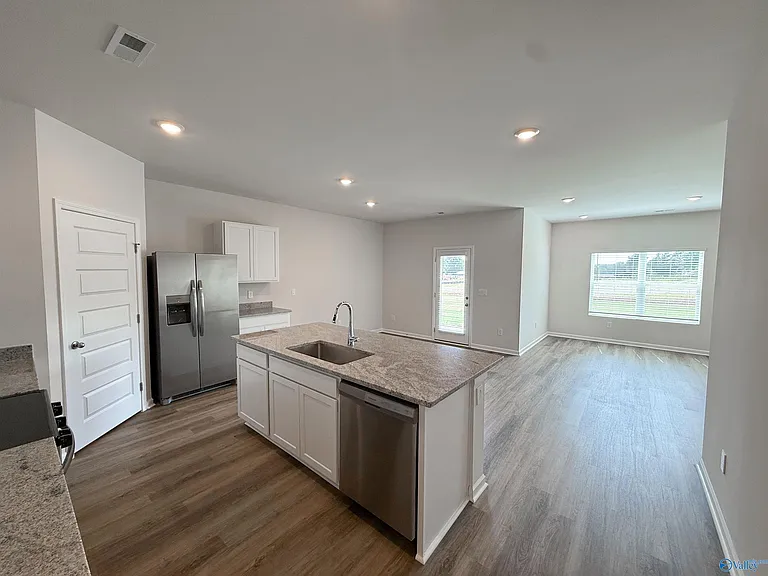 124 Betty Williams Dr — Photo 6
