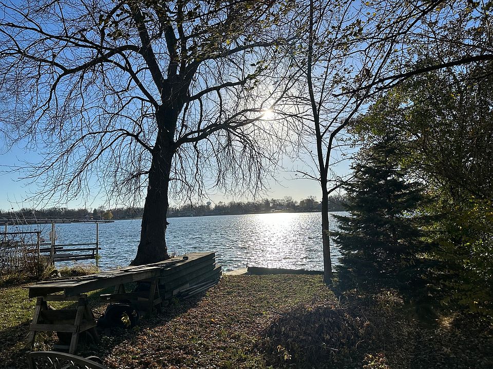 2nd image of 33826 N Lake Shore Dr