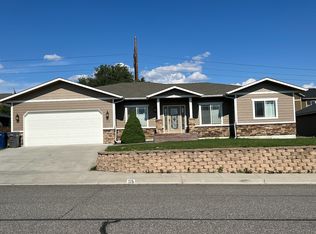 115 S Meadowbrook Ln, East Wenatchee, WA 98802