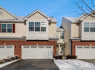 220 S Oak Creek Ln, Romeoville, IL 60446
