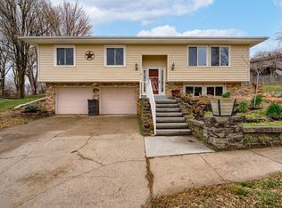 109 Redbud Ln, Council Bluffs, IA 51503