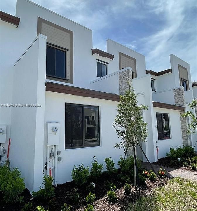 1st image of 20675 NE 7th Ct #20675