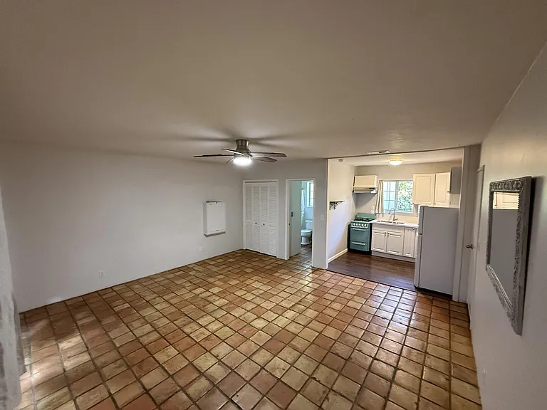 9303 Crest Dr — Photo 23