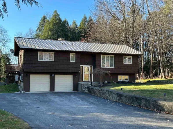 54 Farnham Lane, Rutland Town, VT 05701