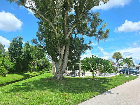 2nd image of 304 8th St
