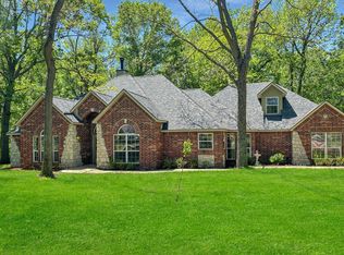 1003 N Miami Ave, Chouteau, OK 74337