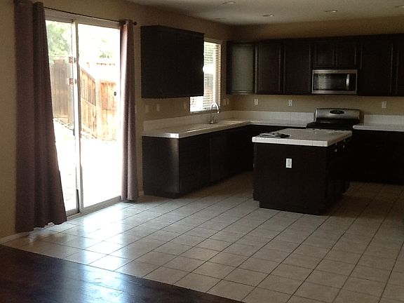 3rd image of 33005 Seville St