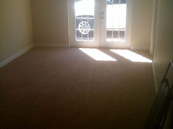 Bonus room w/new carpet