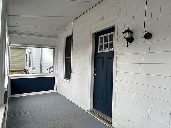 4th image of 308 E 8th St