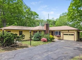 109 Bittersweet Cir, Guilford, CT 06437