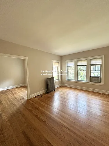 916 Reba Pl Photo 1