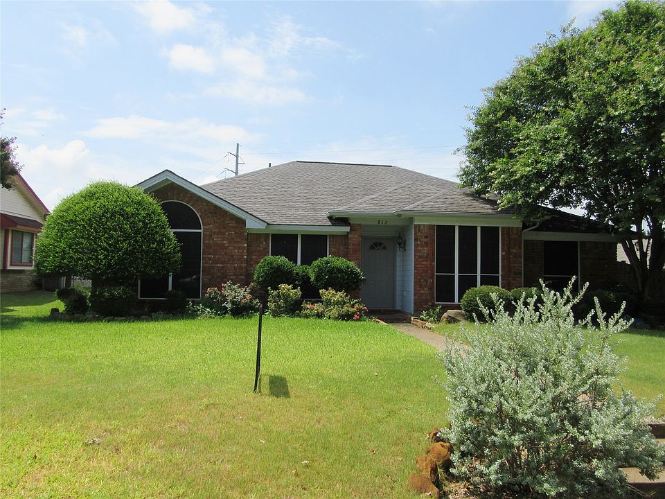 1st image of 812 Red Oak Dr
