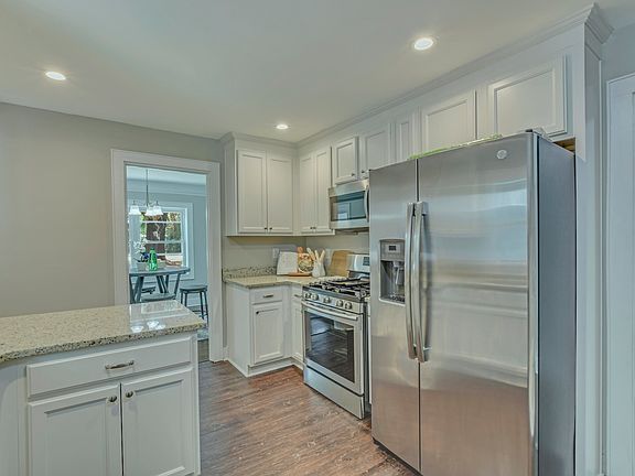 5th image of 717 Lincoln Ave