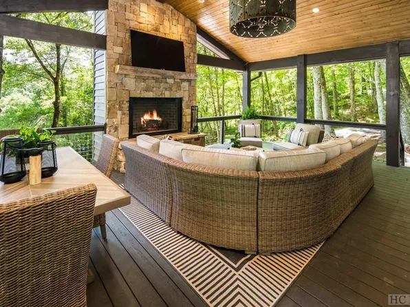 129 Strawberry Hills Road, Cullowhee, NC 28723