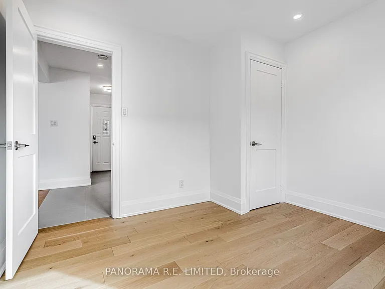 674 Netherton Cres #LOWER — Photo 6