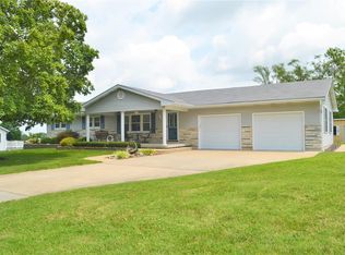 1832 Pottery Rd, Washington, MO 63090