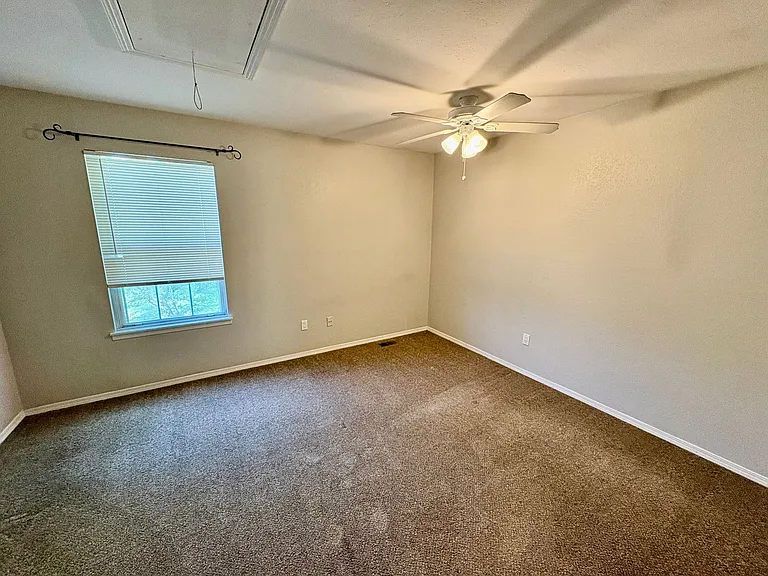 2569 E Nichols Cir — Photo 17
