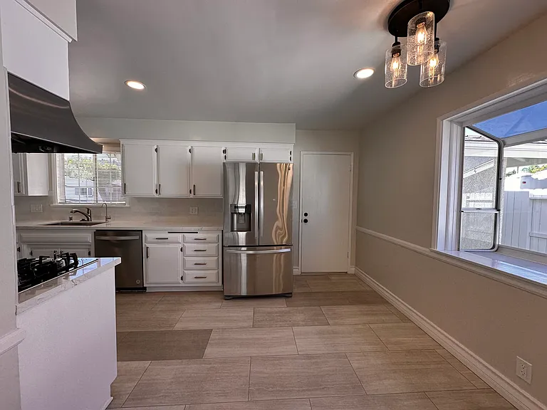 230 Stevens Ave — Photo 18